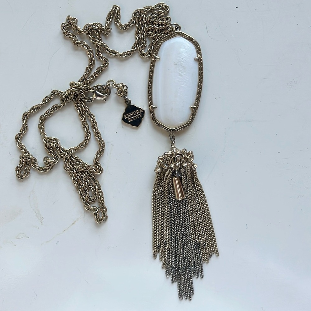Kendra Scott necklace